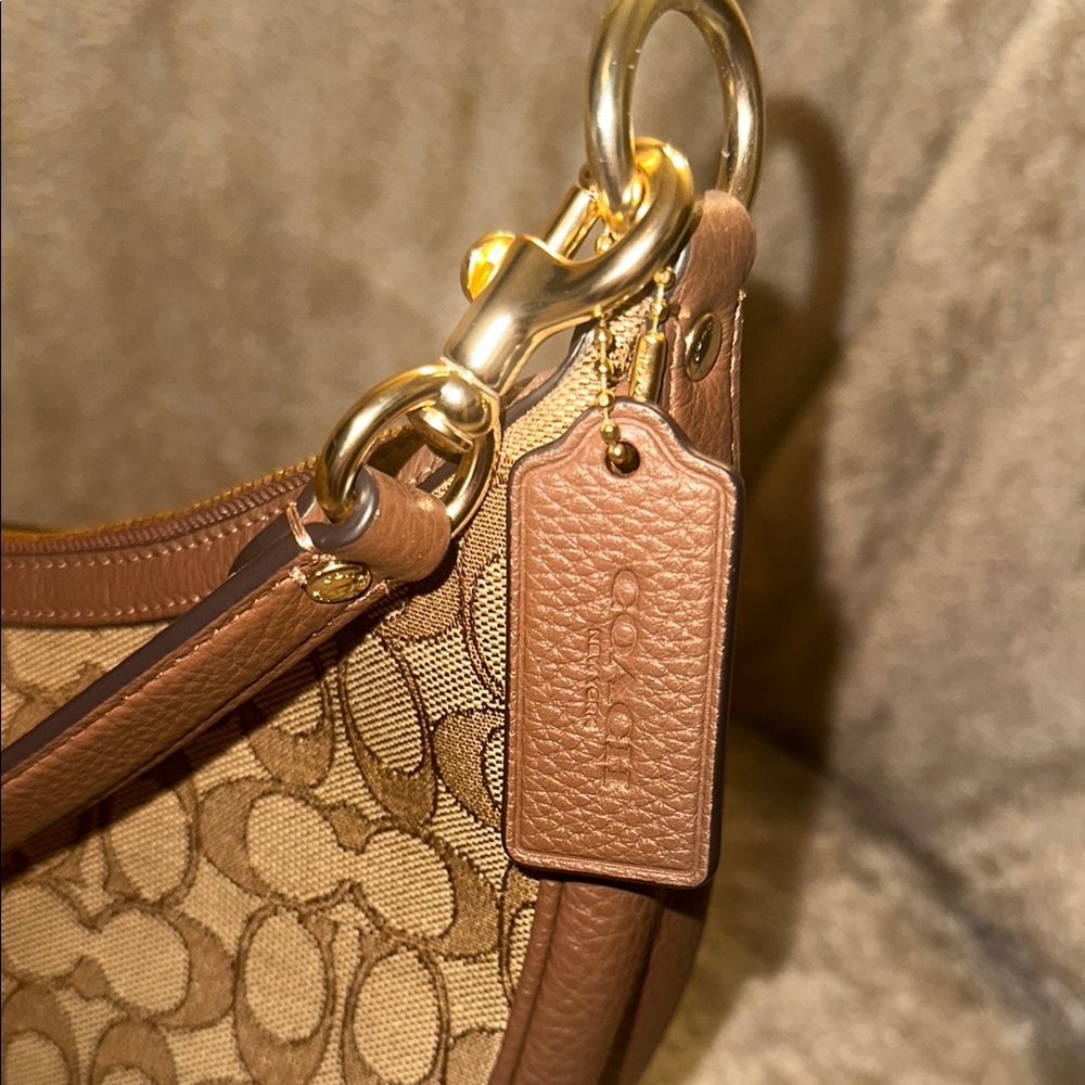 Coach Aria Shoulder Bag - Picture 2 of 6